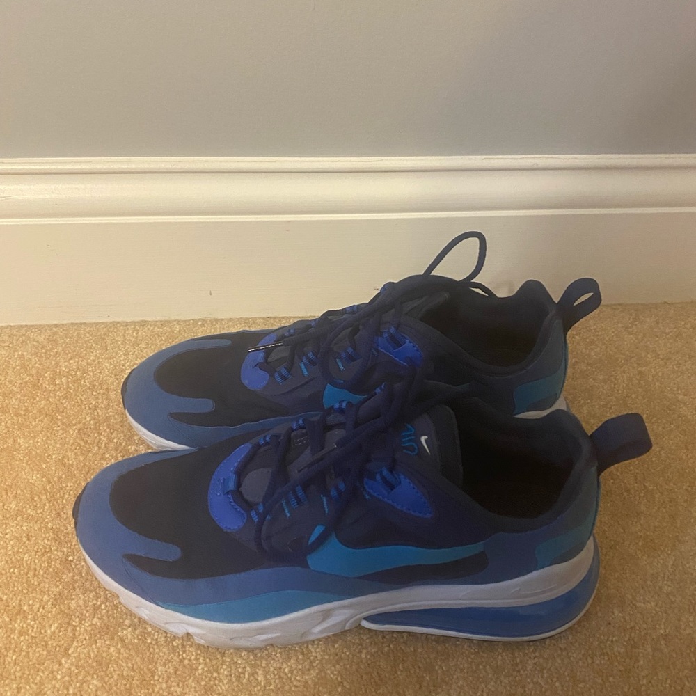 blue nike airmax 270